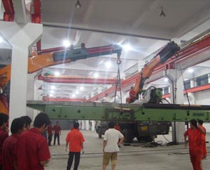 工廠機(jī)械設(shè)備搬運(yùn)