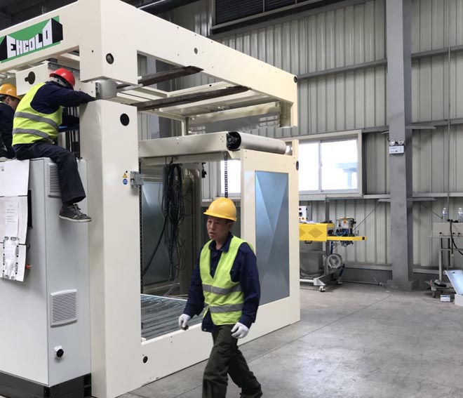 青島高新區(qū)自動化碼剁機設備安裝就位現(xiàn)場