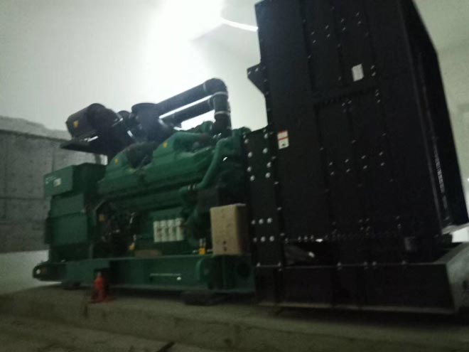 青島院士港二期發(fā)電機設(shè)備安裝施工現(xiàn)場